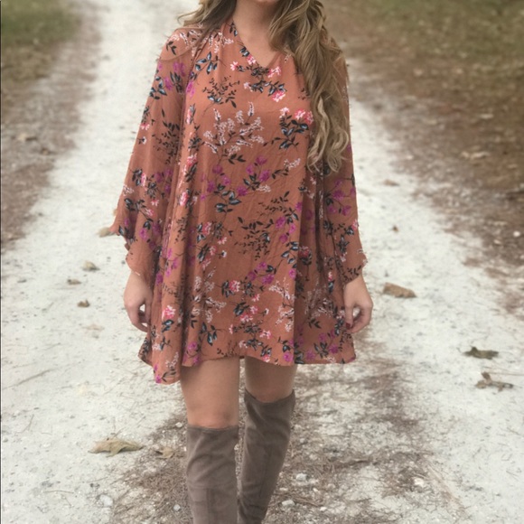 Pale rust floral dress - Picture 2 of 3